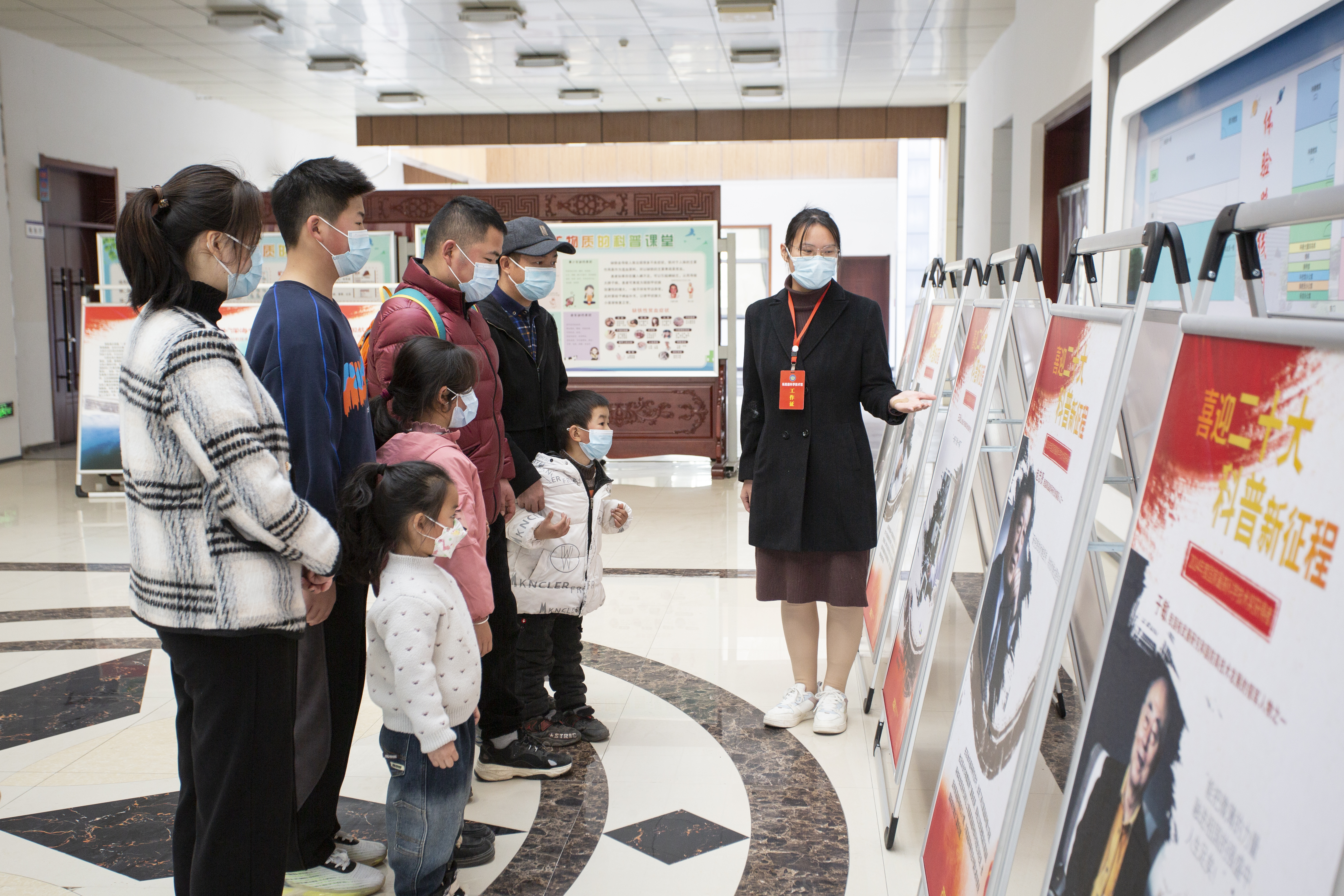 枞阳县科技馆-何婧-拓展科普资源，弘扬中国力量.jpg