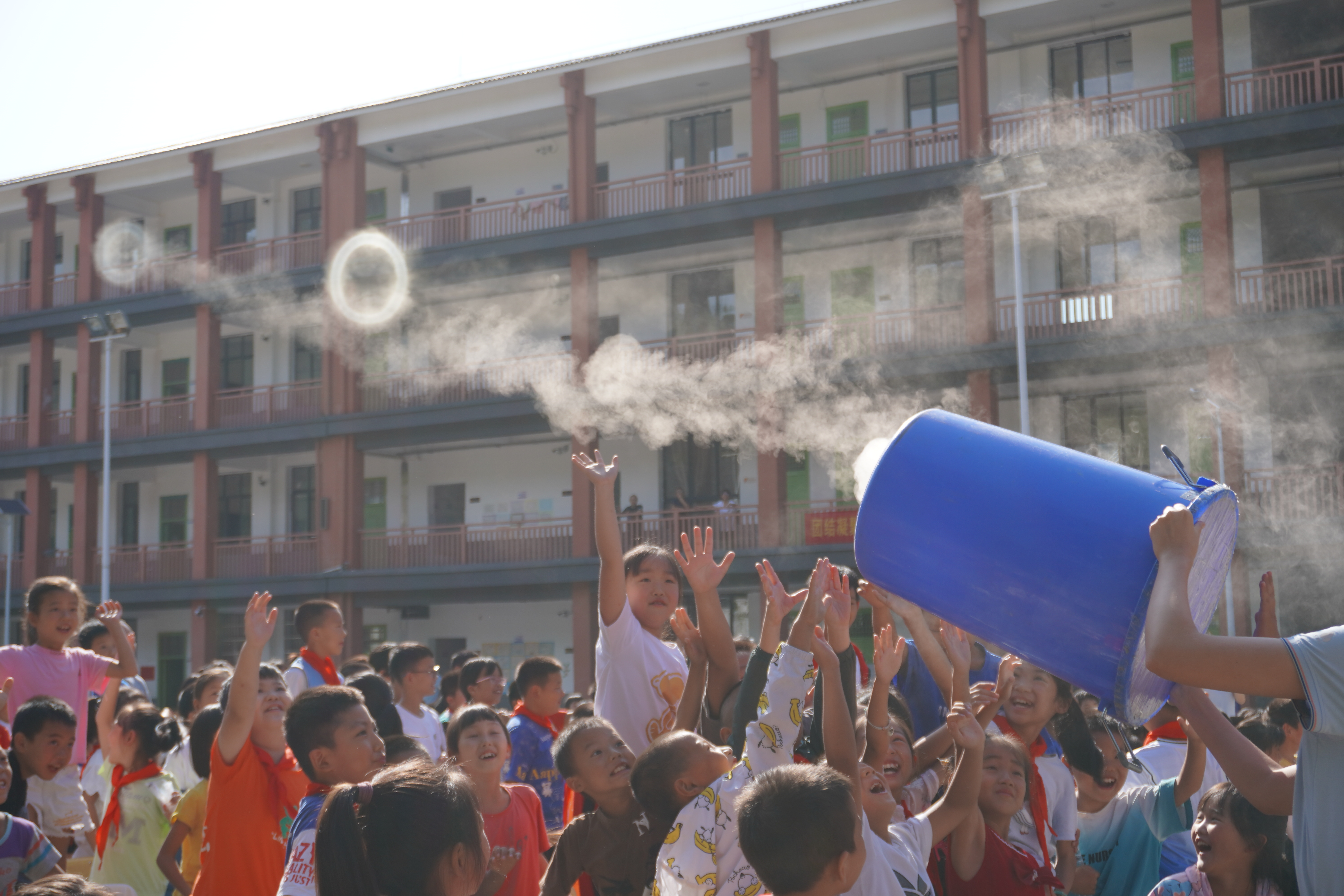 湖南省科学技术馆-郑煜均-《空气并非触不可及》.jpg